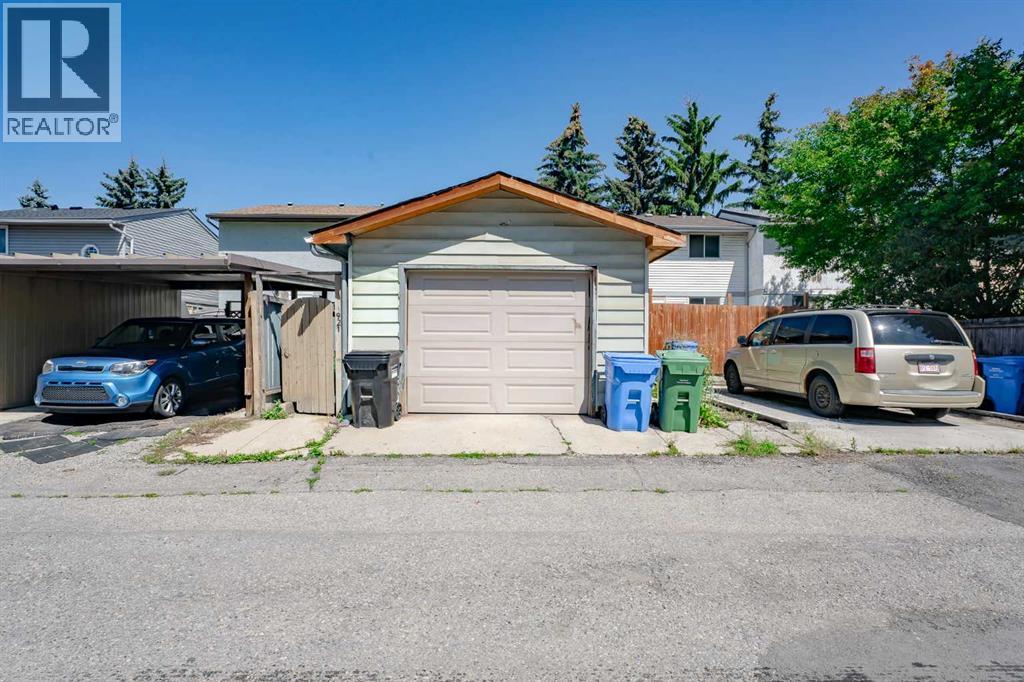 Single Family House for Sale in   Avenue SE Dover Calgary 