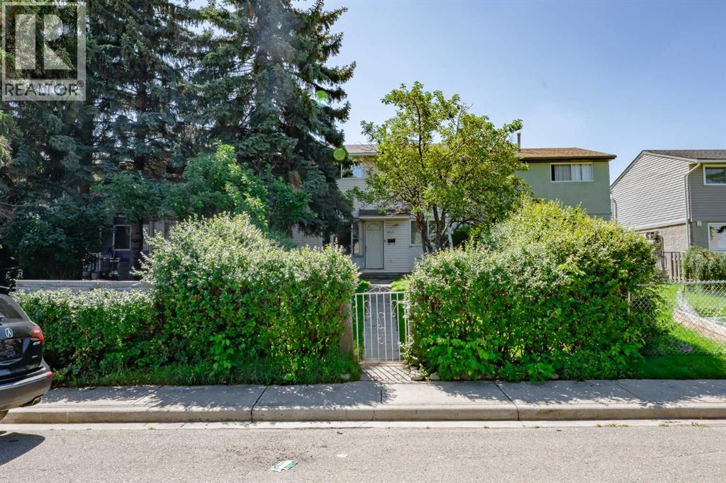 Single Family House for Sale in   Avenue SE Dover Calgary 