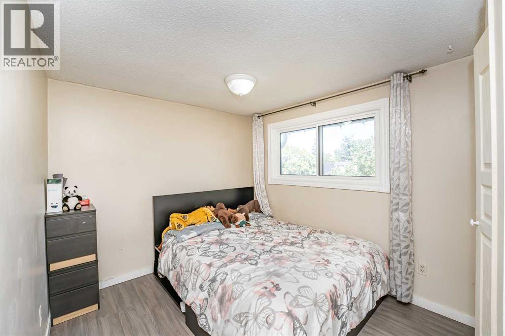 Single Family House for Sale in   Avenue SE Dover Calgary 