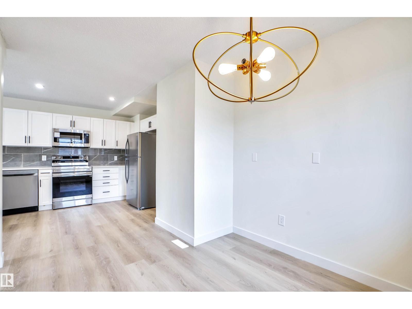 Photo 17 of 3806 85 St Nw, Edmonton AB