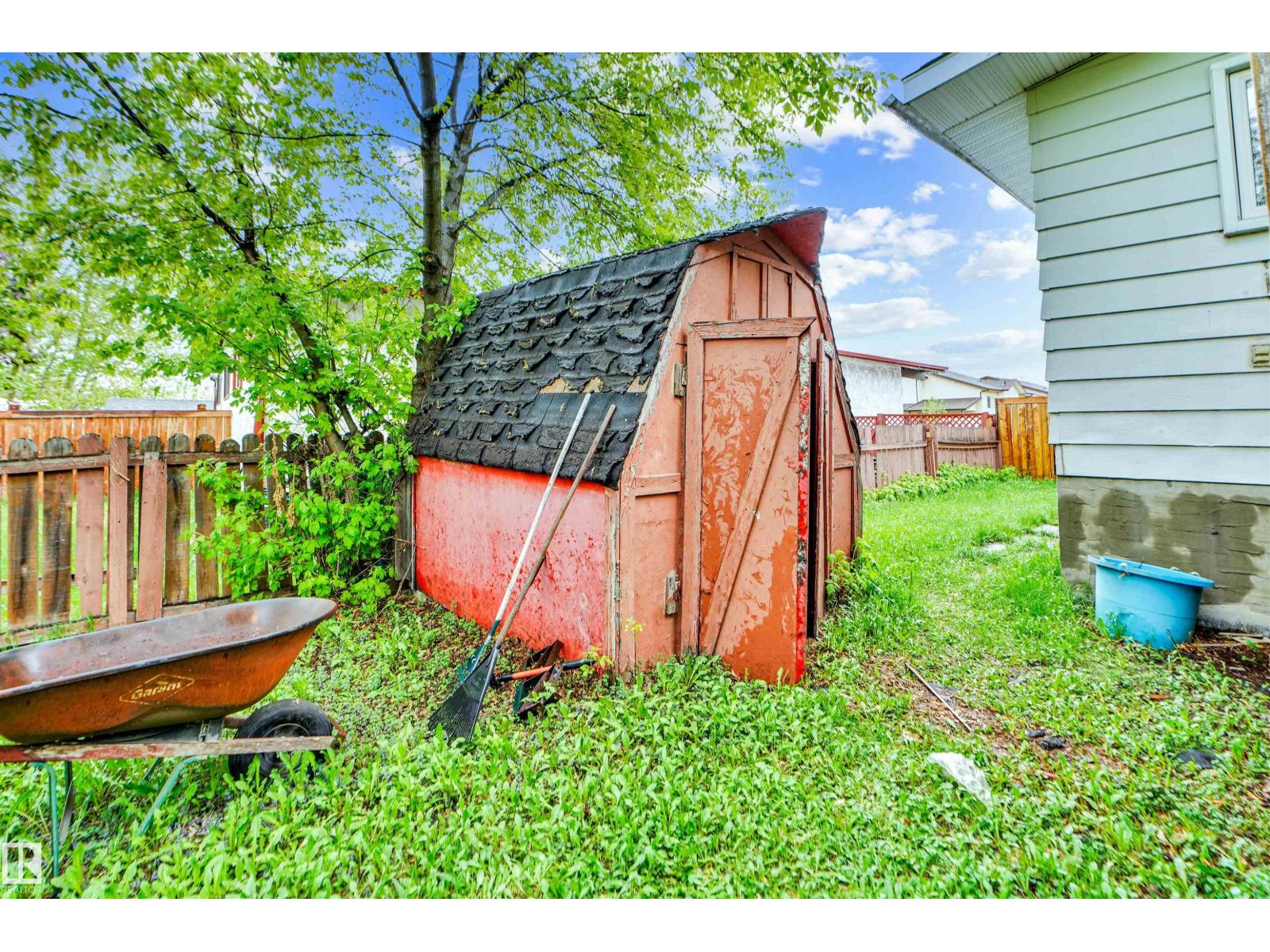 Photo 45 of 3806 85 St Nw, Edmonton AB