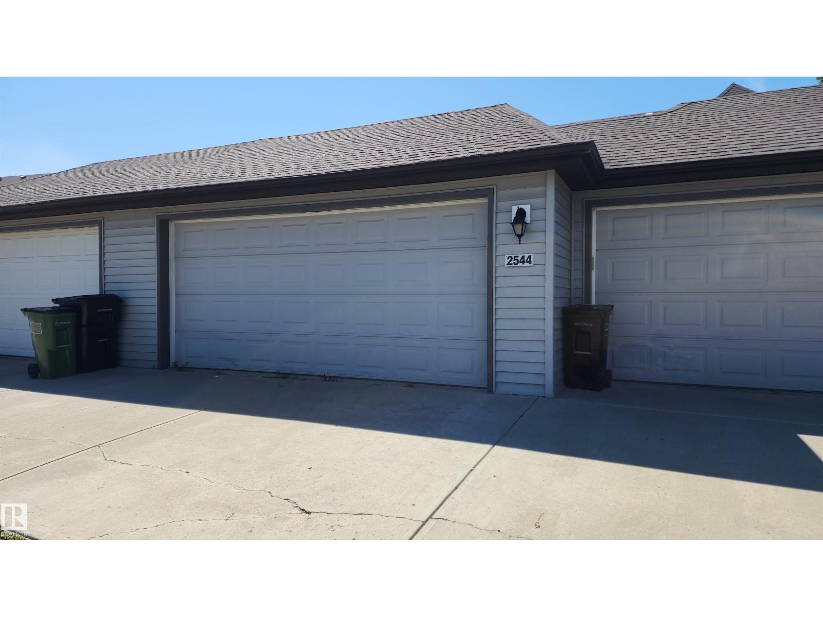 Photo 2 of 2544 Anderson Wy Sw, Edmonton AB