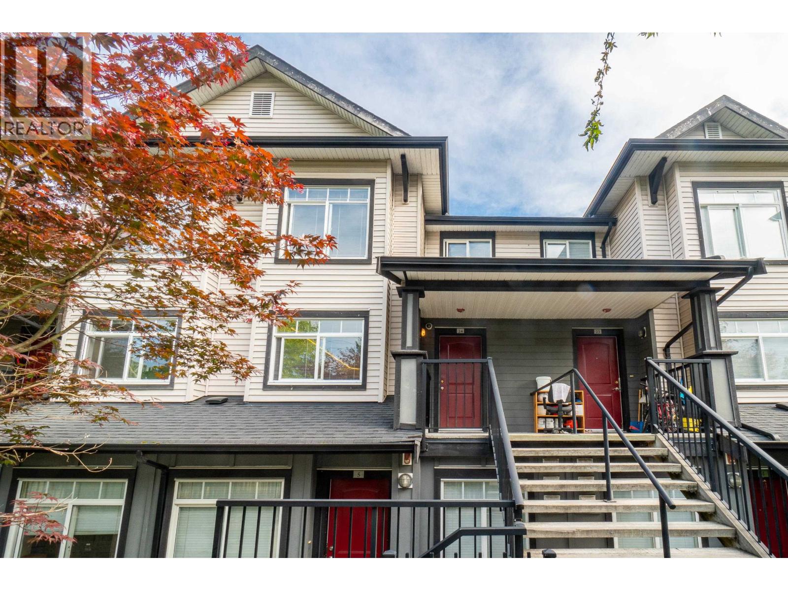 Photo 2 of 24 7428 14th Avenue, Burnaby BC
