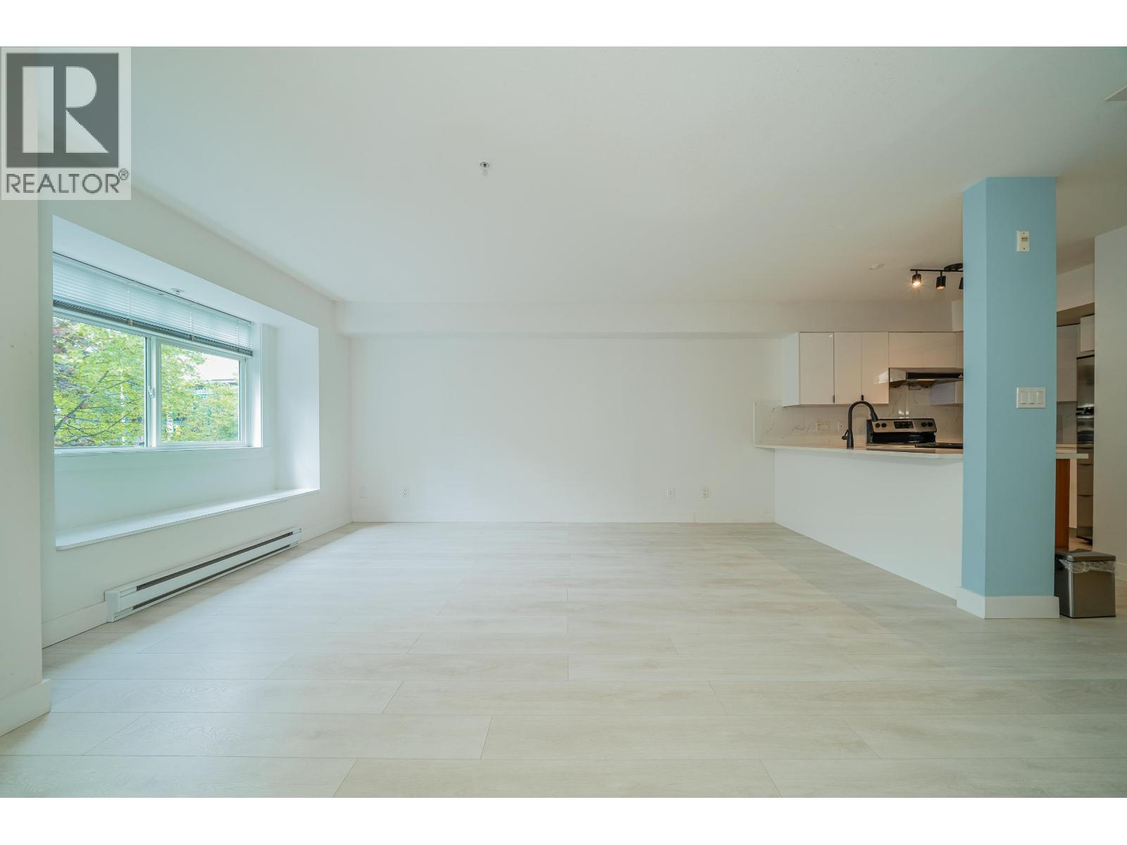 Photo 9 of 24 7428 14th Avenue, Burnaby BC