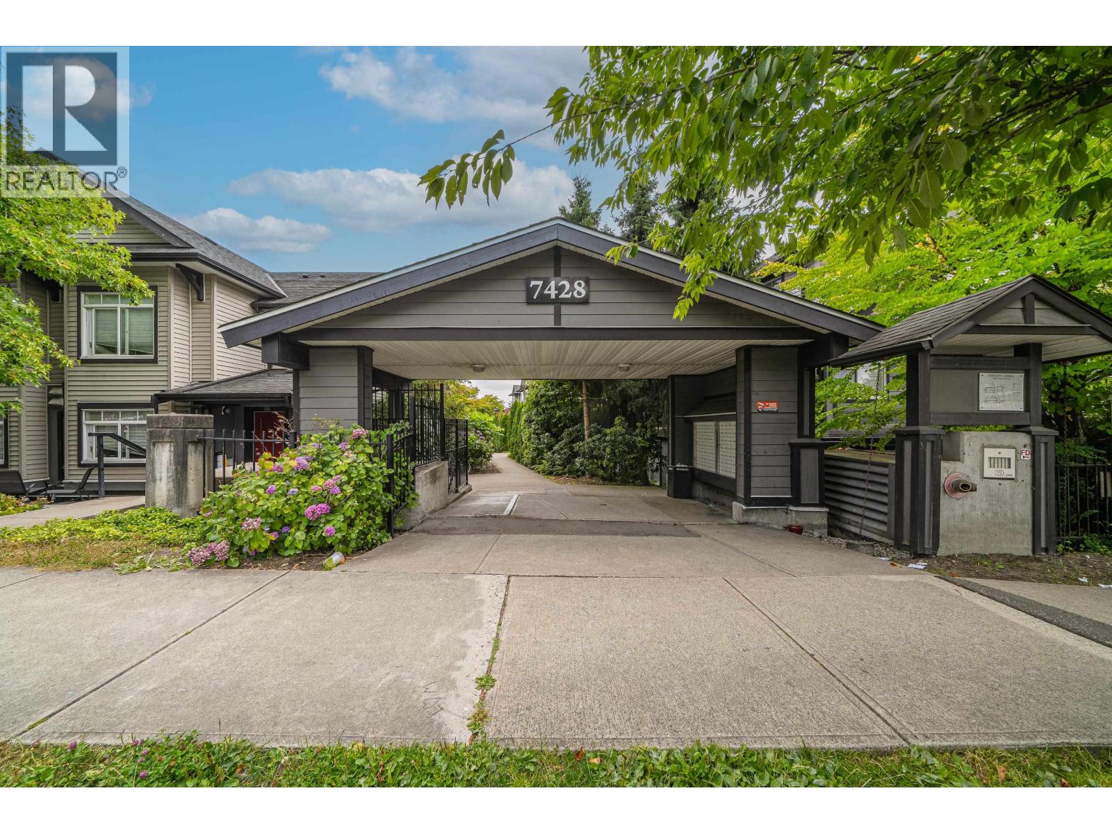 Photo 1 of 24 7428 14th Avenue, Burnaby BC