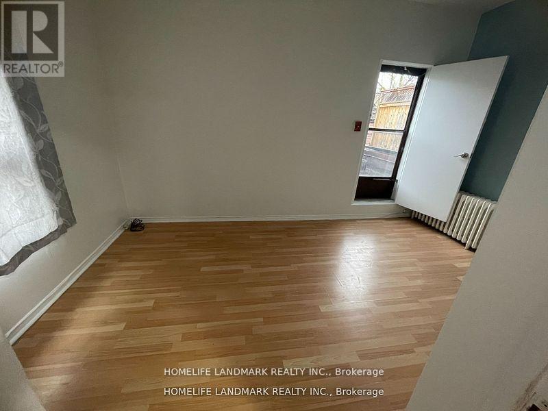 Photo 13 of 443 Parliament Street, Toronto ON