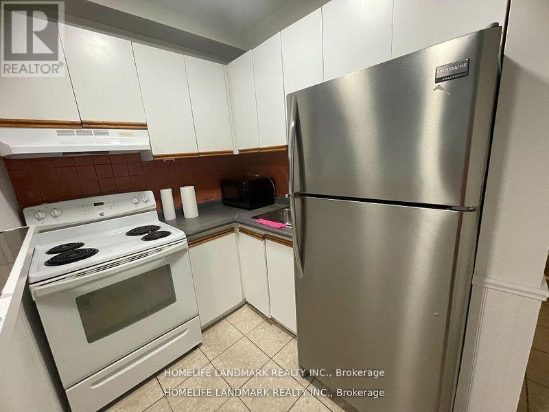 Photo 12 of 443 Parliament Street, Toronto ON