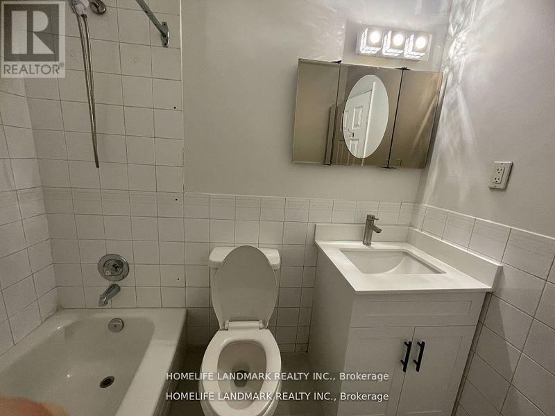 Photo 10 of 443 Parliament Street, Toronto ON