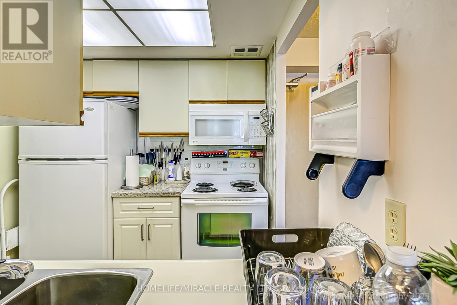 Photo 2 of 1531 3 Greystone Walk Drive, Toronto ON