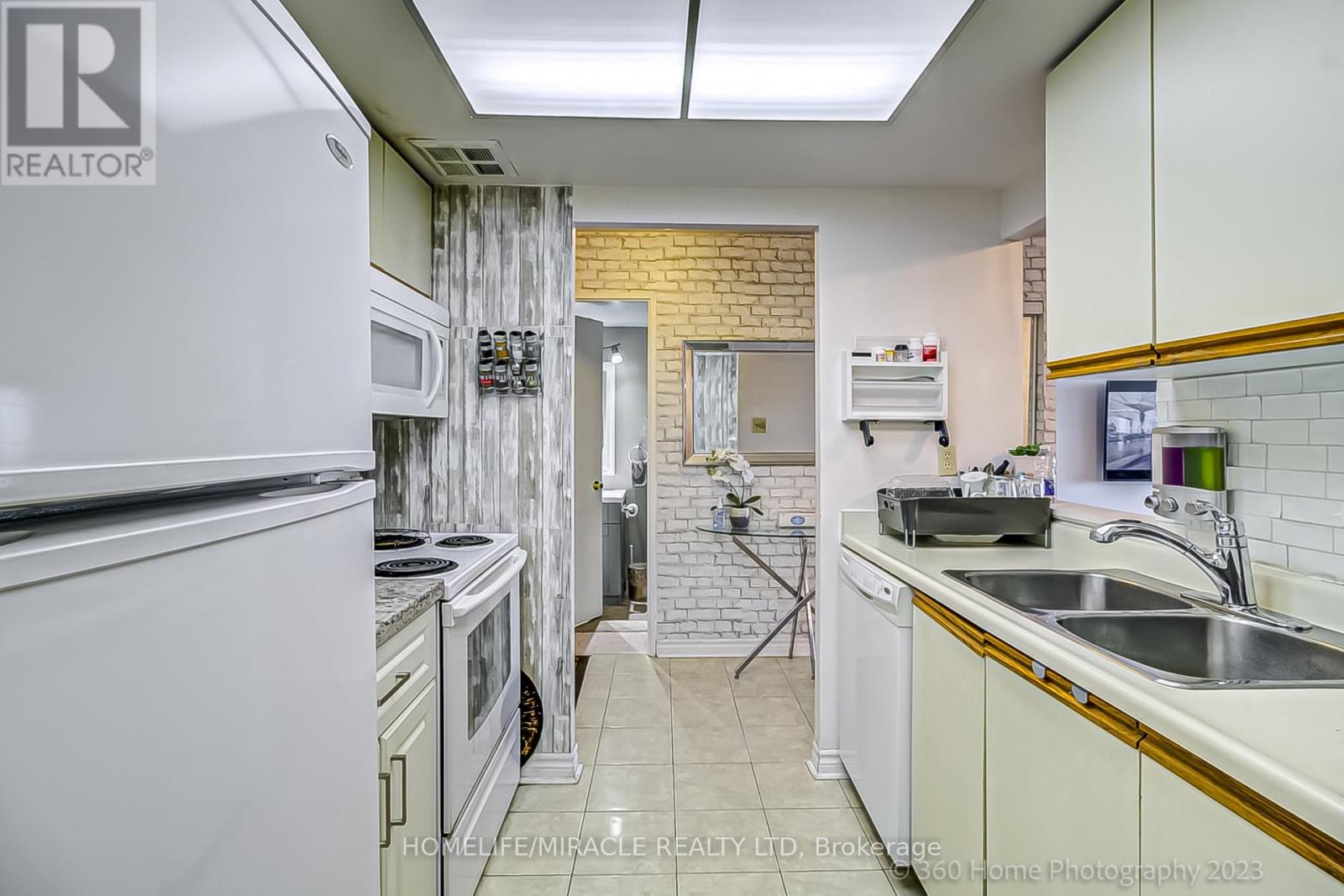 Photo 13 of 1531 3 Greystone Walk Drive, Toronto ON