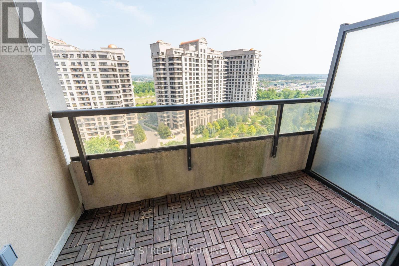 Photo 15 of 1406 9225 Jane Street, Vaughan ON