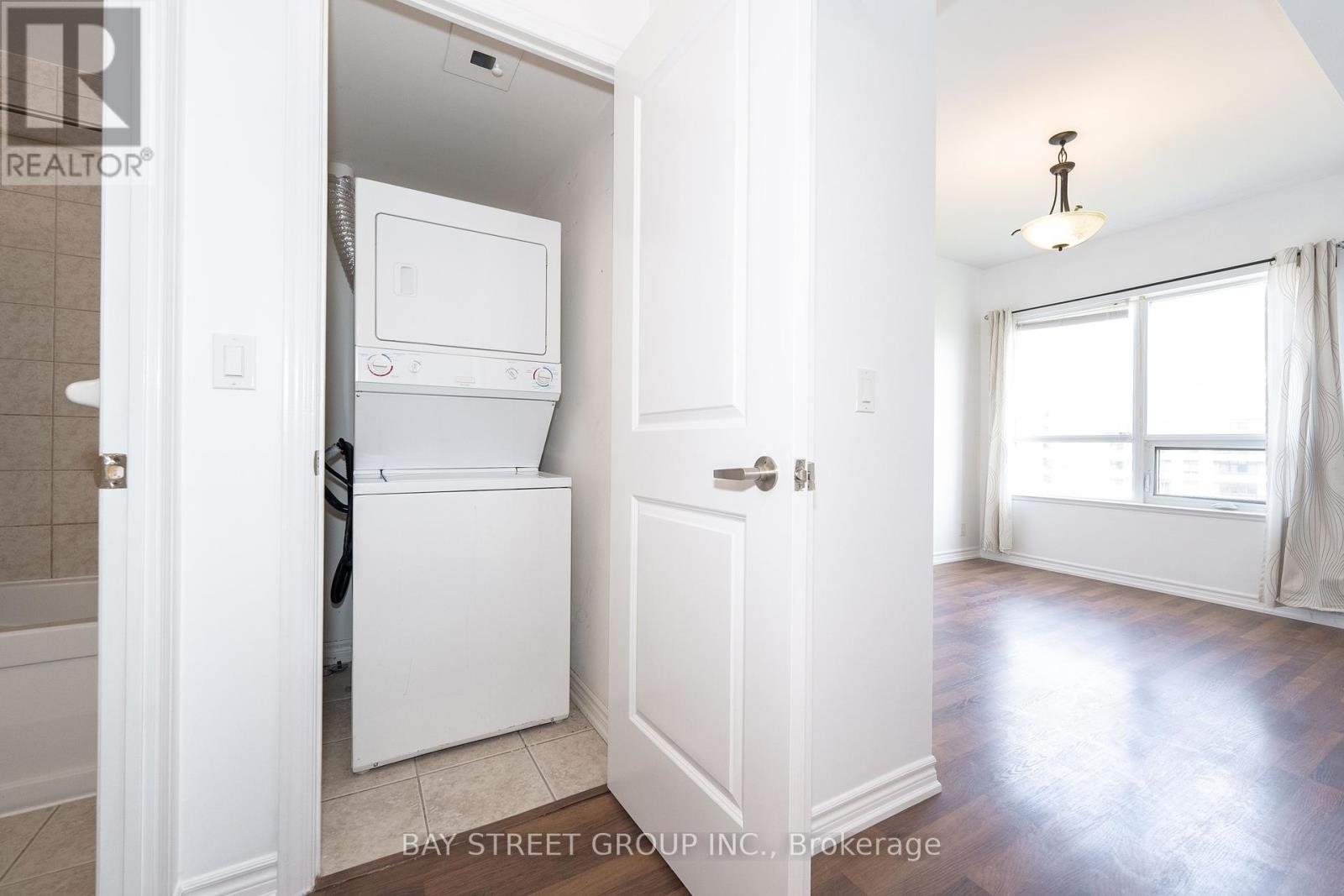 Photo 24 of 1406 9225 Jane Street, Vaughan ON