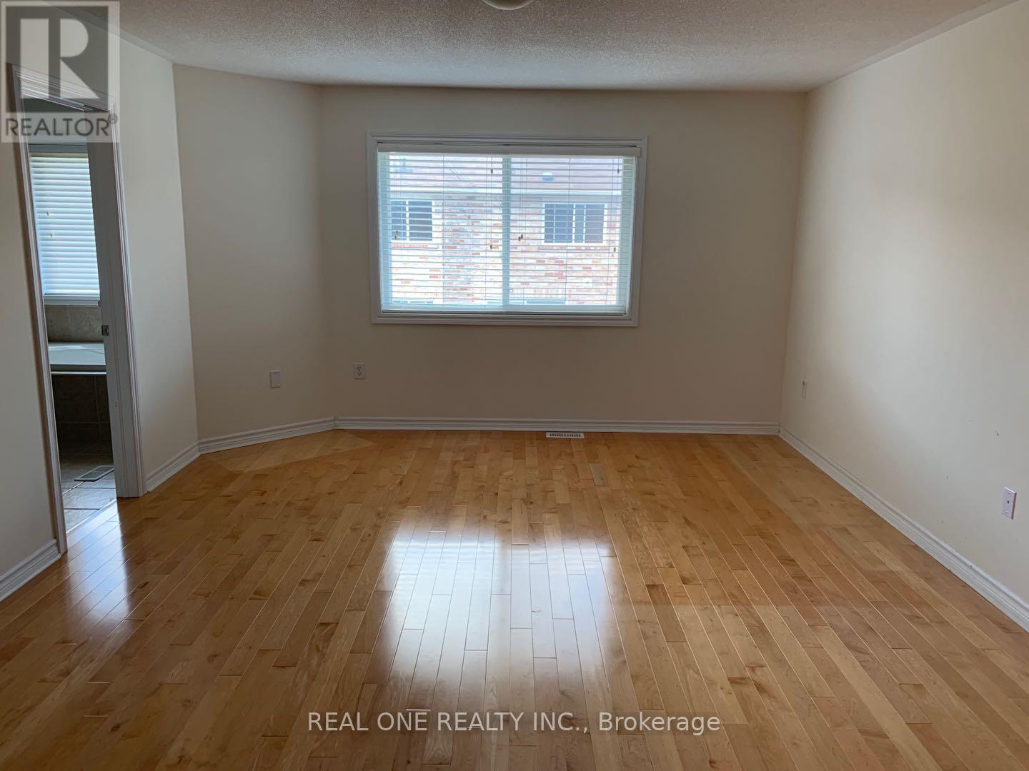 Photo 2 of 18 Armando Drive, Markham ON
