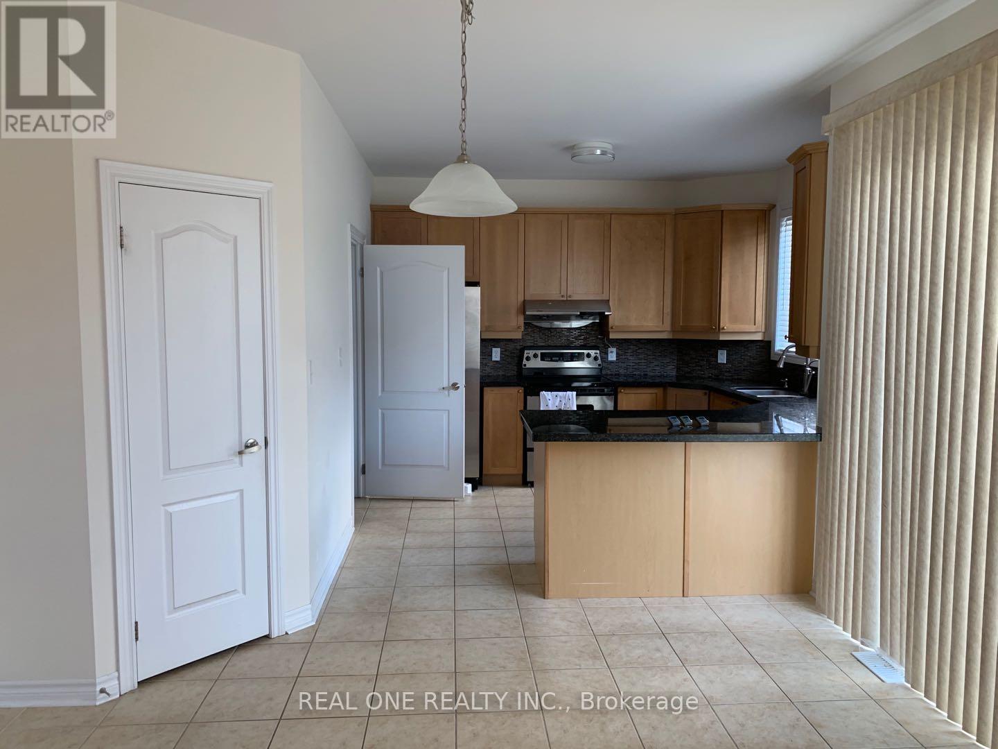 Photo 24 of 18 Armando Drive, Markham ON