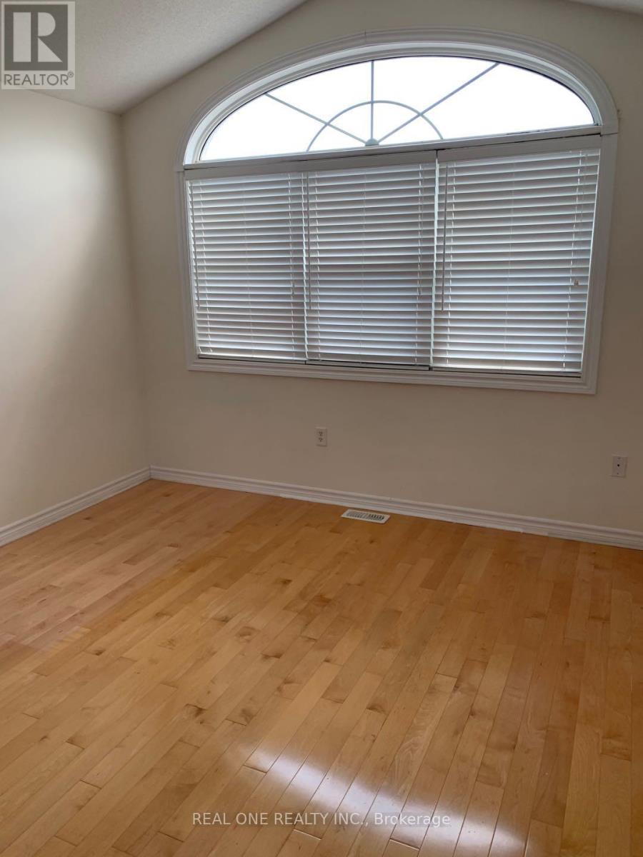 Photo 5 of 18 Armando Drive, Markham ON