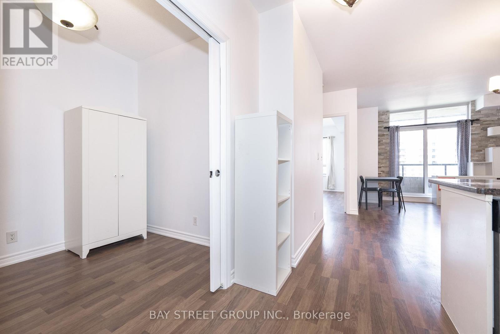 Photo 7 of 1406 9225 Jane Street, Vaughan ON