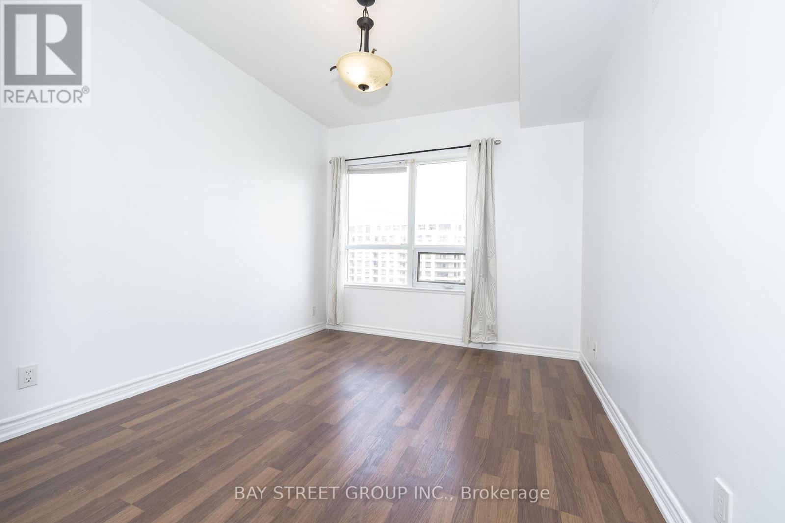Photo 19 of 1406 9225 Jane Street, Vaughan ON