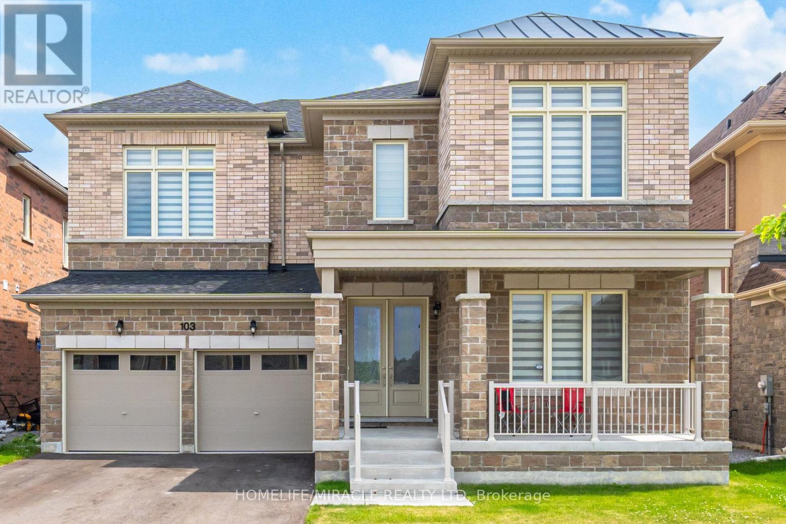 Photo 3 of 103 Petal Avenue, East Gwillimbury ON