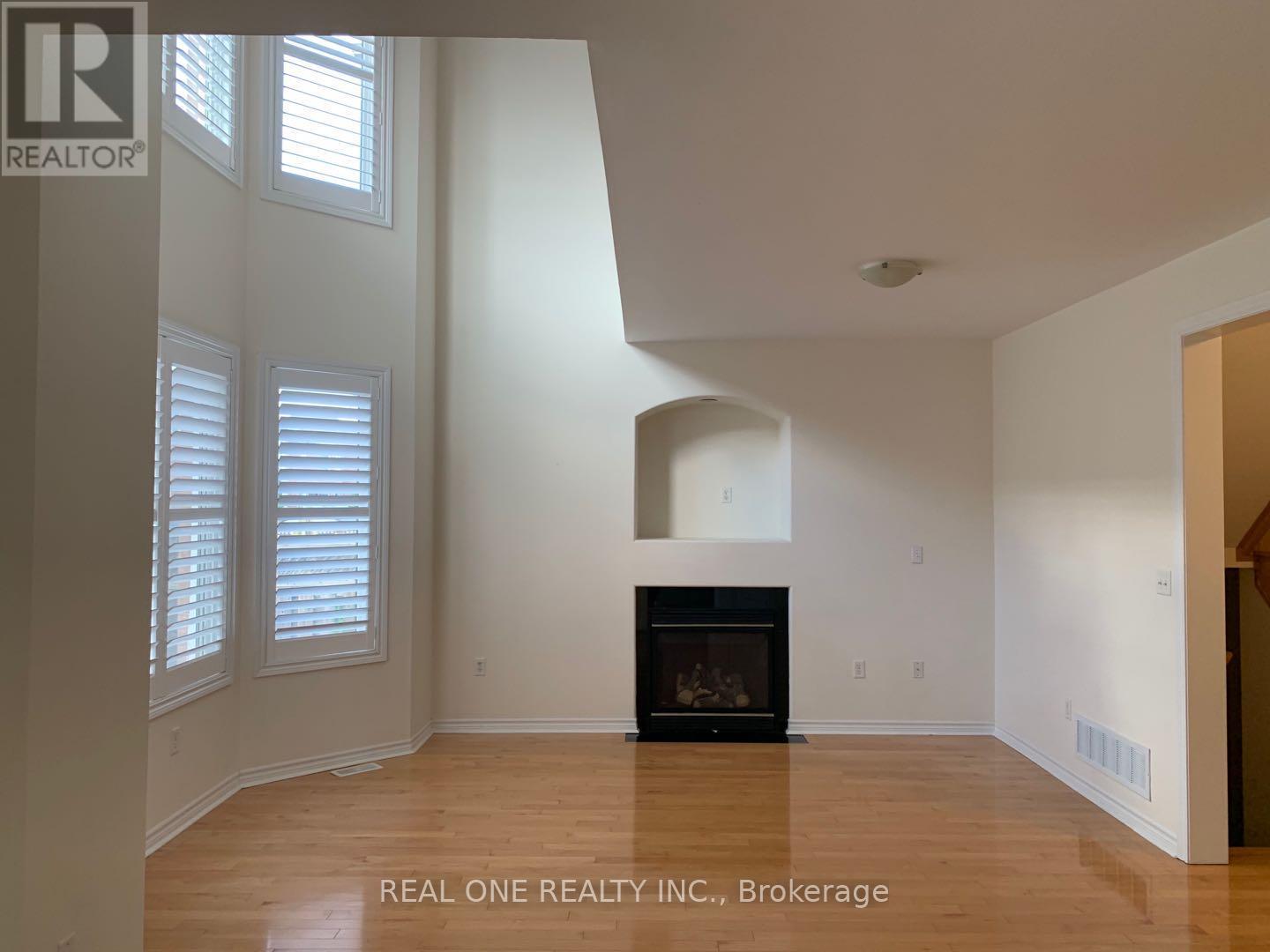 Photo 9 of 18 Armando Drive, Markham ON