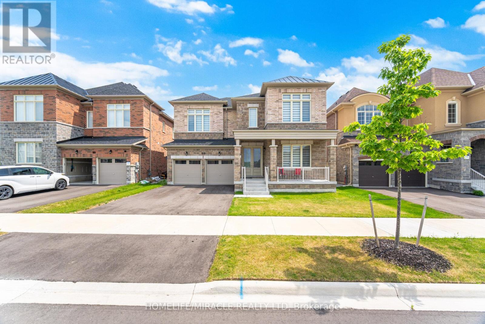 Photo 4 of 103 Petal Avenue, East Gwillimbury ON