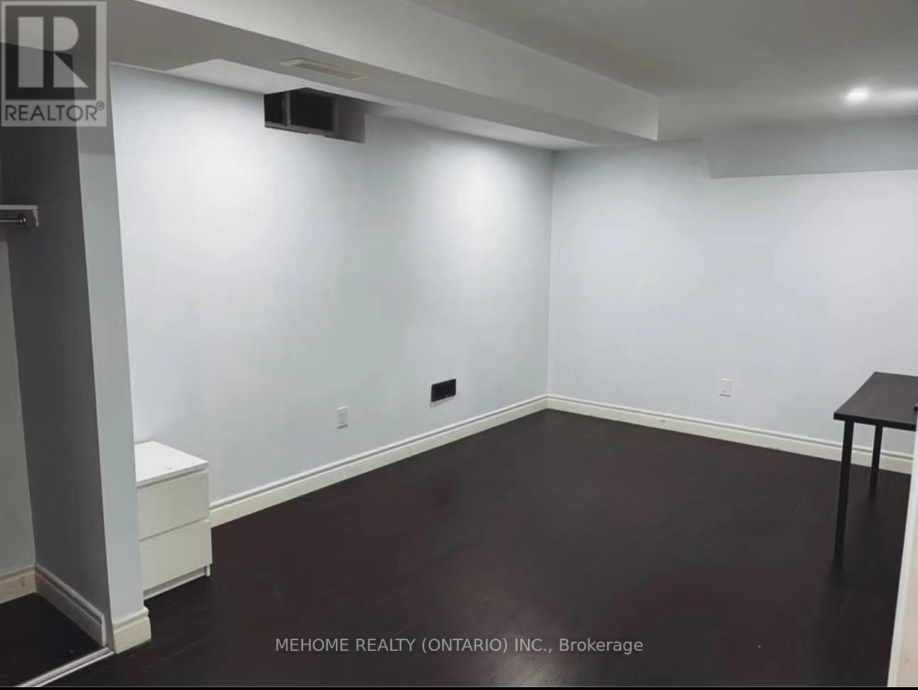 Photo 2 of Lower 23 Pinecliff Avenue, Markham ON