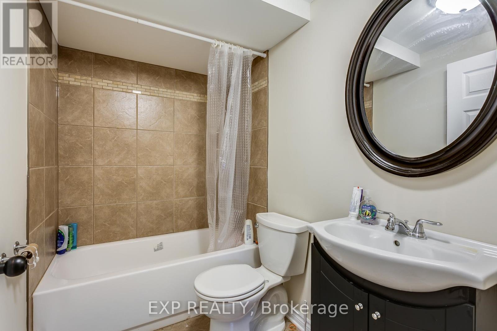 Photo 2 of 655 Gardenvale Road W, Ottawa ON
