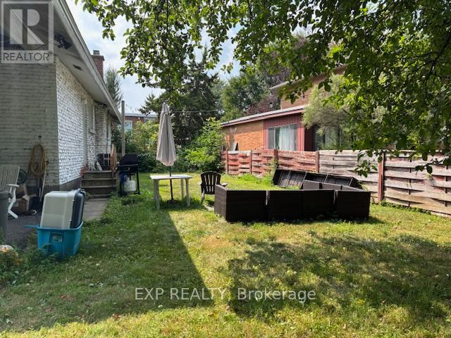 Photo 4 of 655 Gardenvale Road W, Ottawa ON