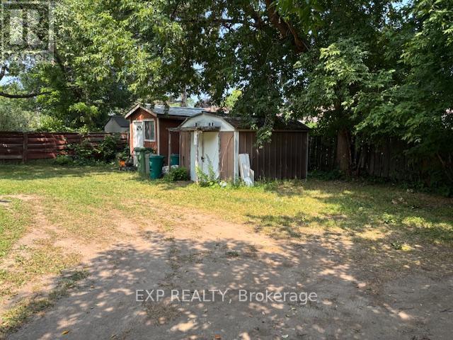 Photo 9 of 655 Gardenvale Road W, Ottawa ON