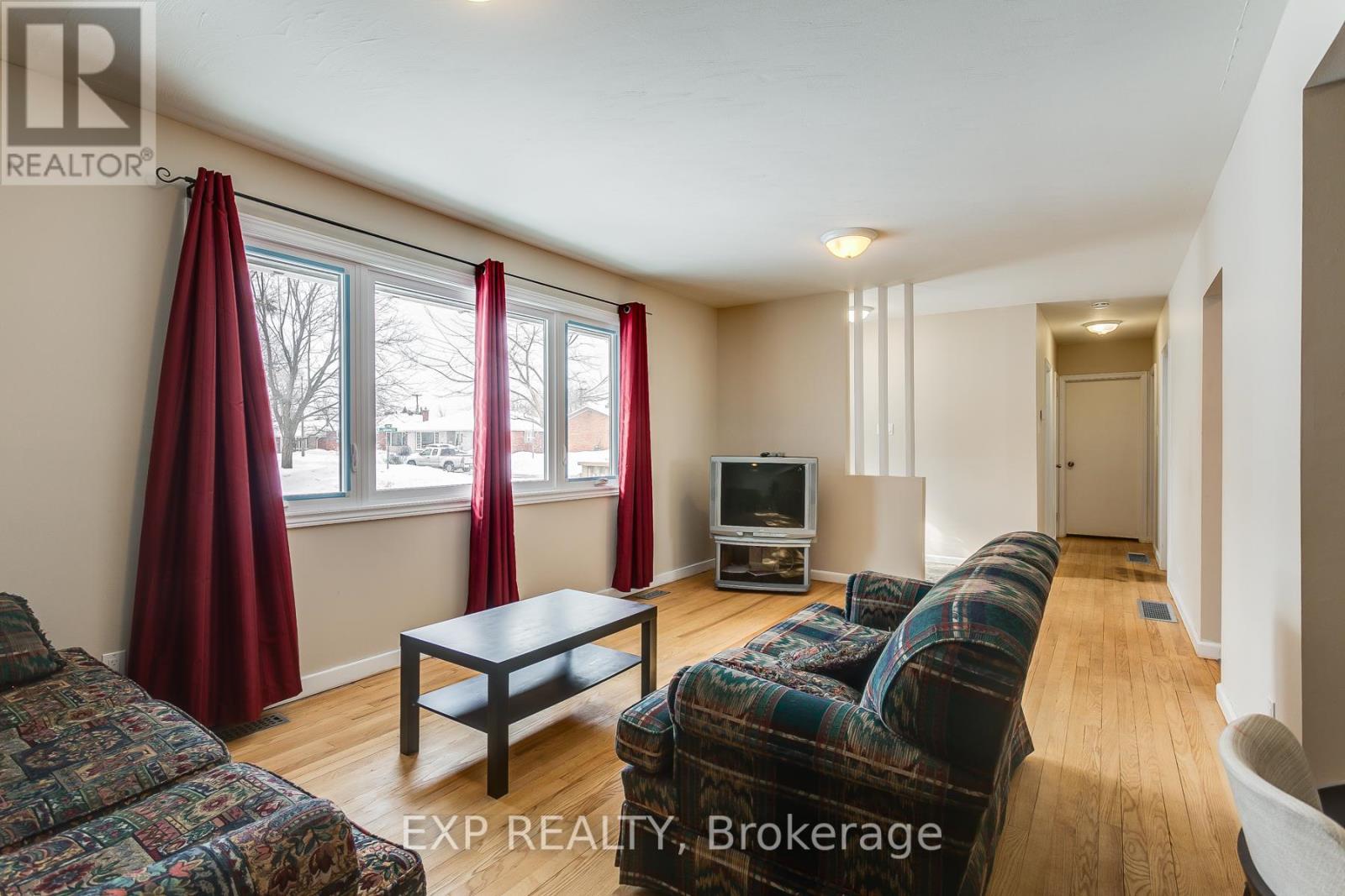 Photo 1 of 655 Gardenvale Road W, Ottawa ON