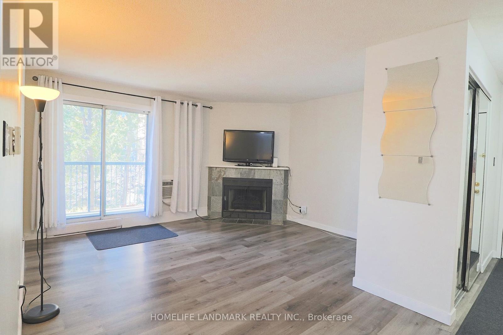 Photo 2 of 821 95 Trailwood Drive, Mississauga ON