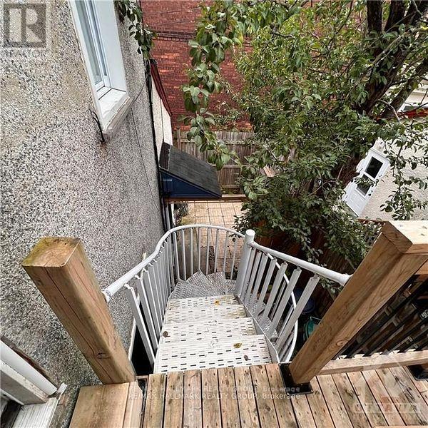 Photo 2 of 286 Kent Street N, Ottawa ON