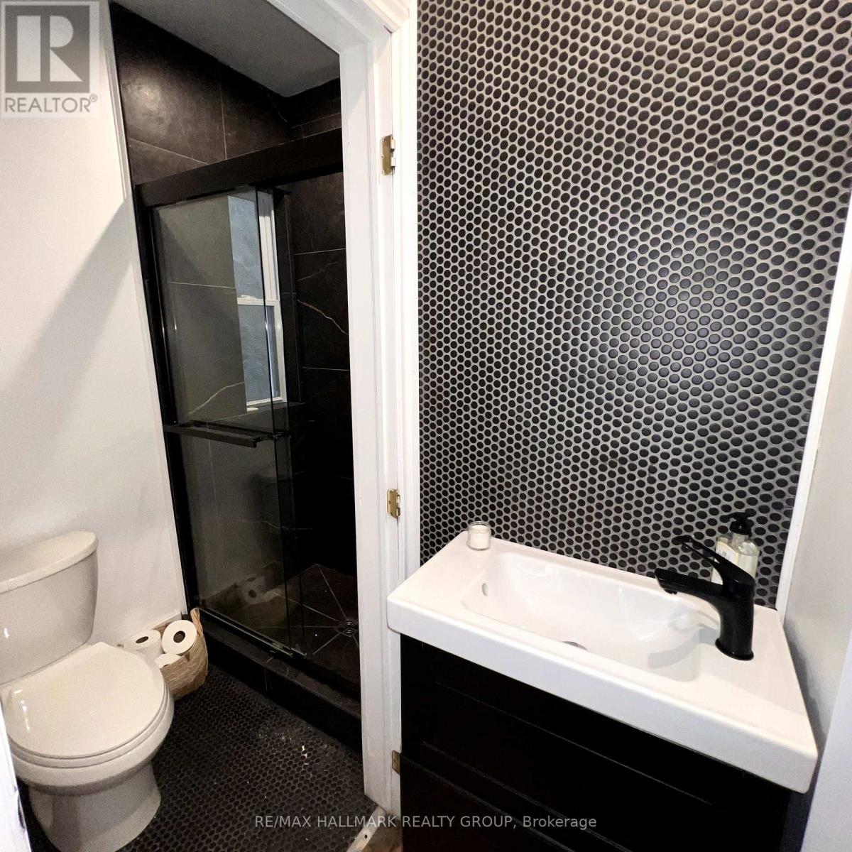 Photo 14 of 286 Kent Street N, Ottawa ON