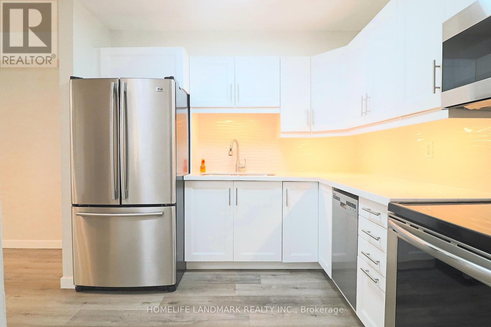 Photo 8 of 821 95 Trailwood Drive, Mississauga ON
