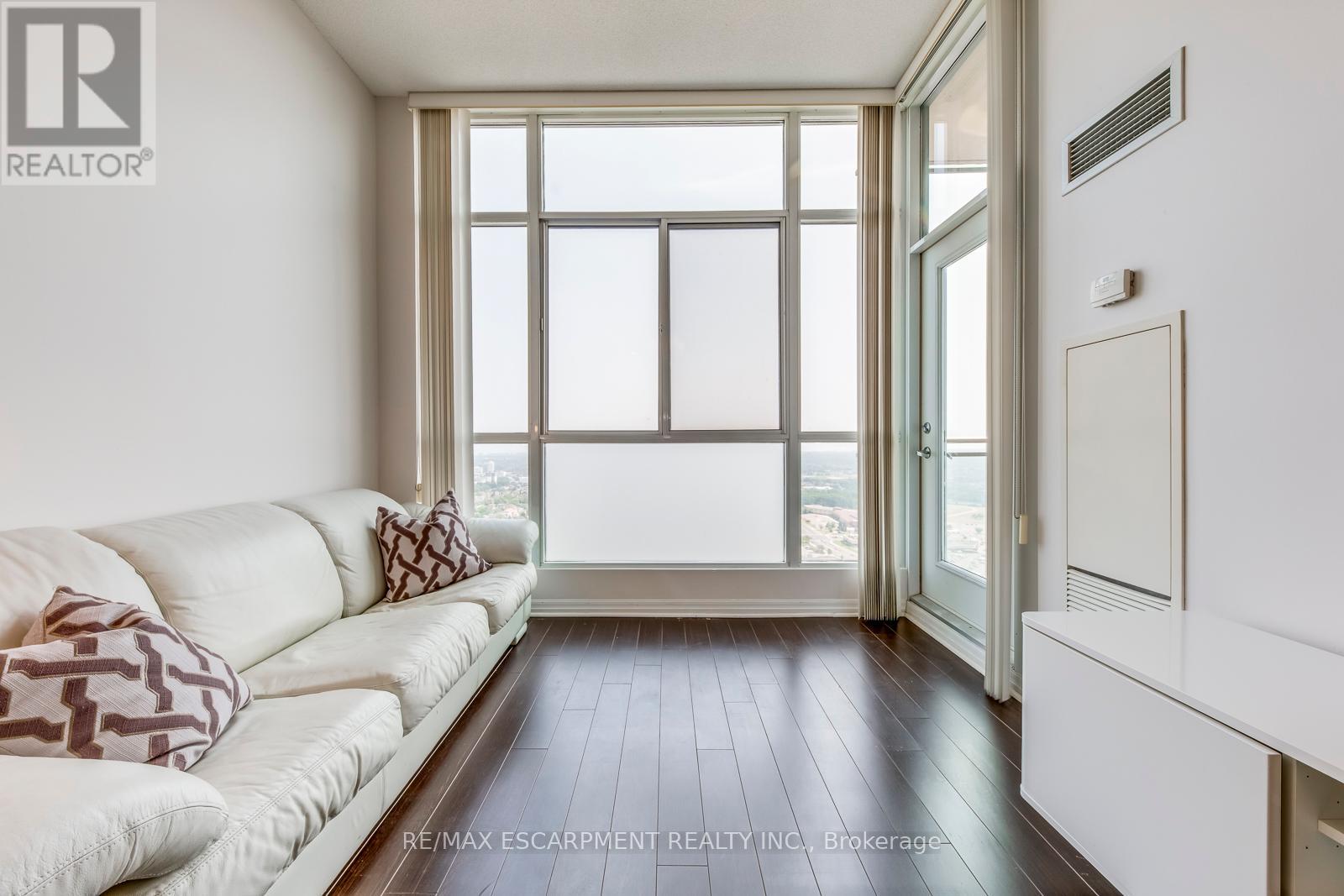Photo 16 of 3607 225 Webb Drive, Mississauga ON