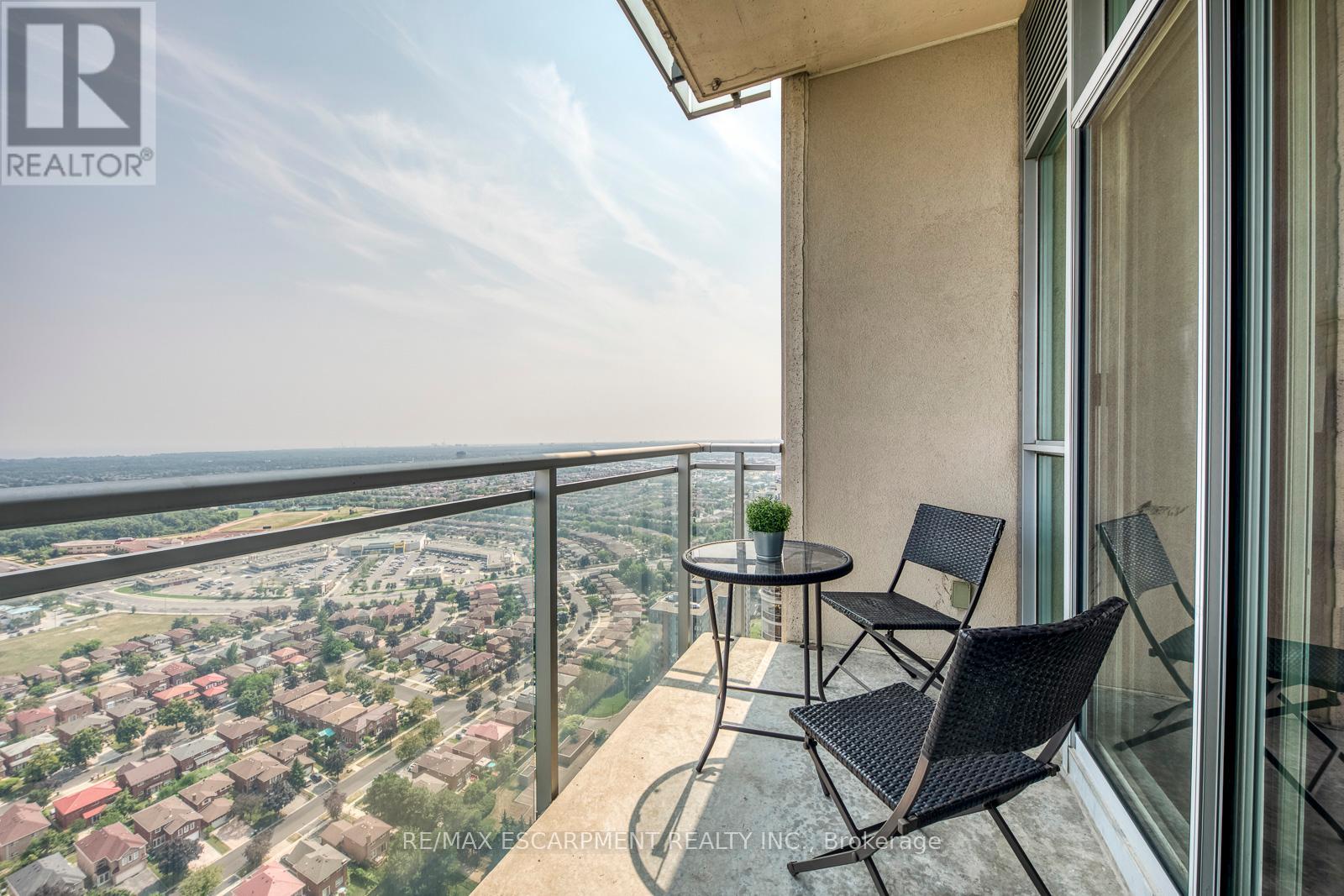 Photo 17 of 3607 225 Webb Drive, Mississauga ON