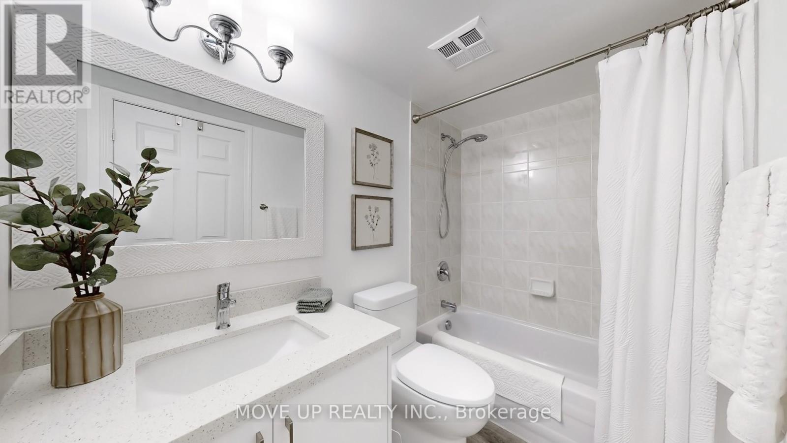 Photo 25 of 225 3 Ellesmere Street, Richmond Hill ON