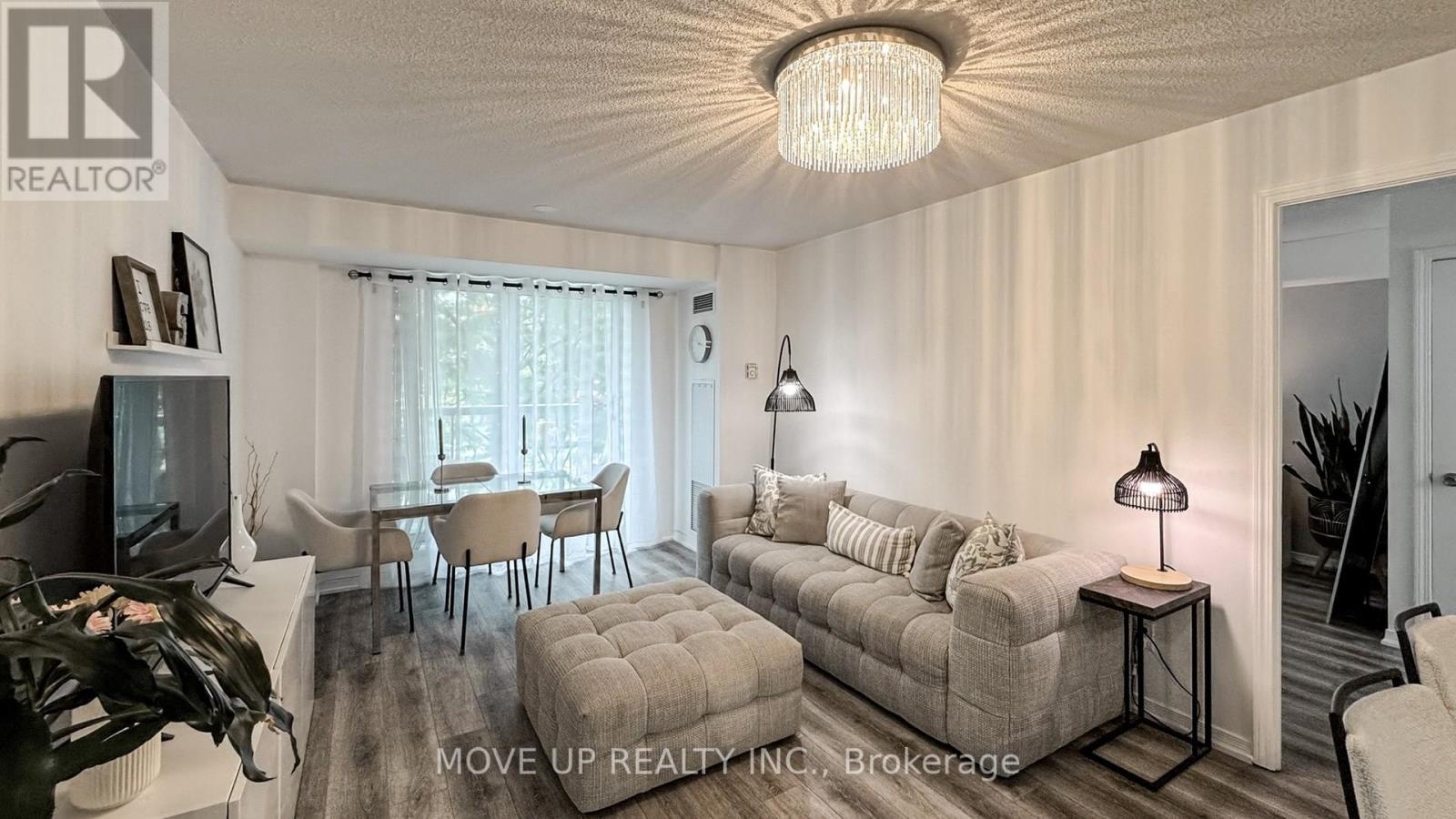 Photo 7 of 225 3 Ellesmere Street, Richmond Hill ON