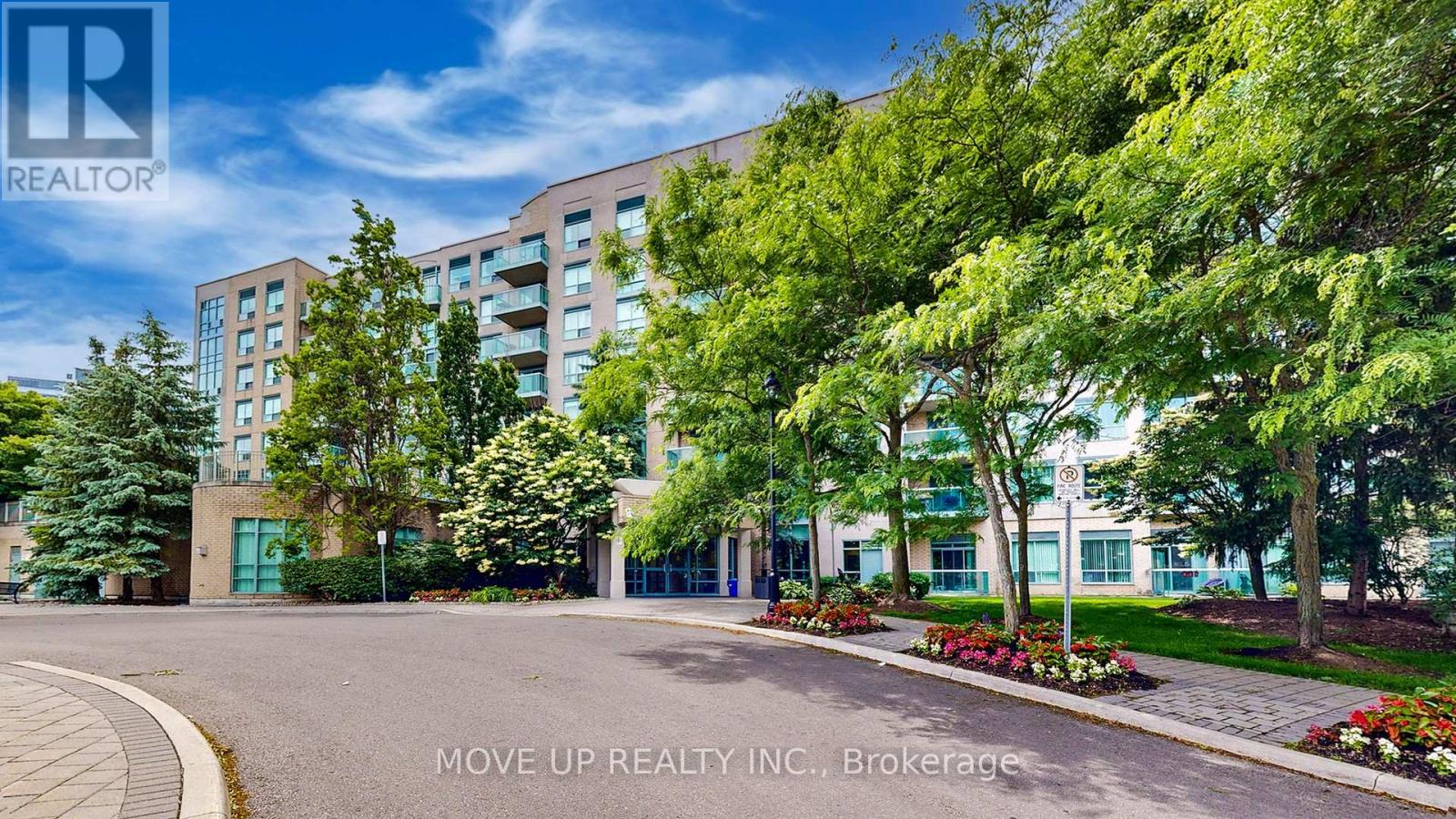 Photo 33 of 225 3 Ellesmere Street, Richmond Hill ON