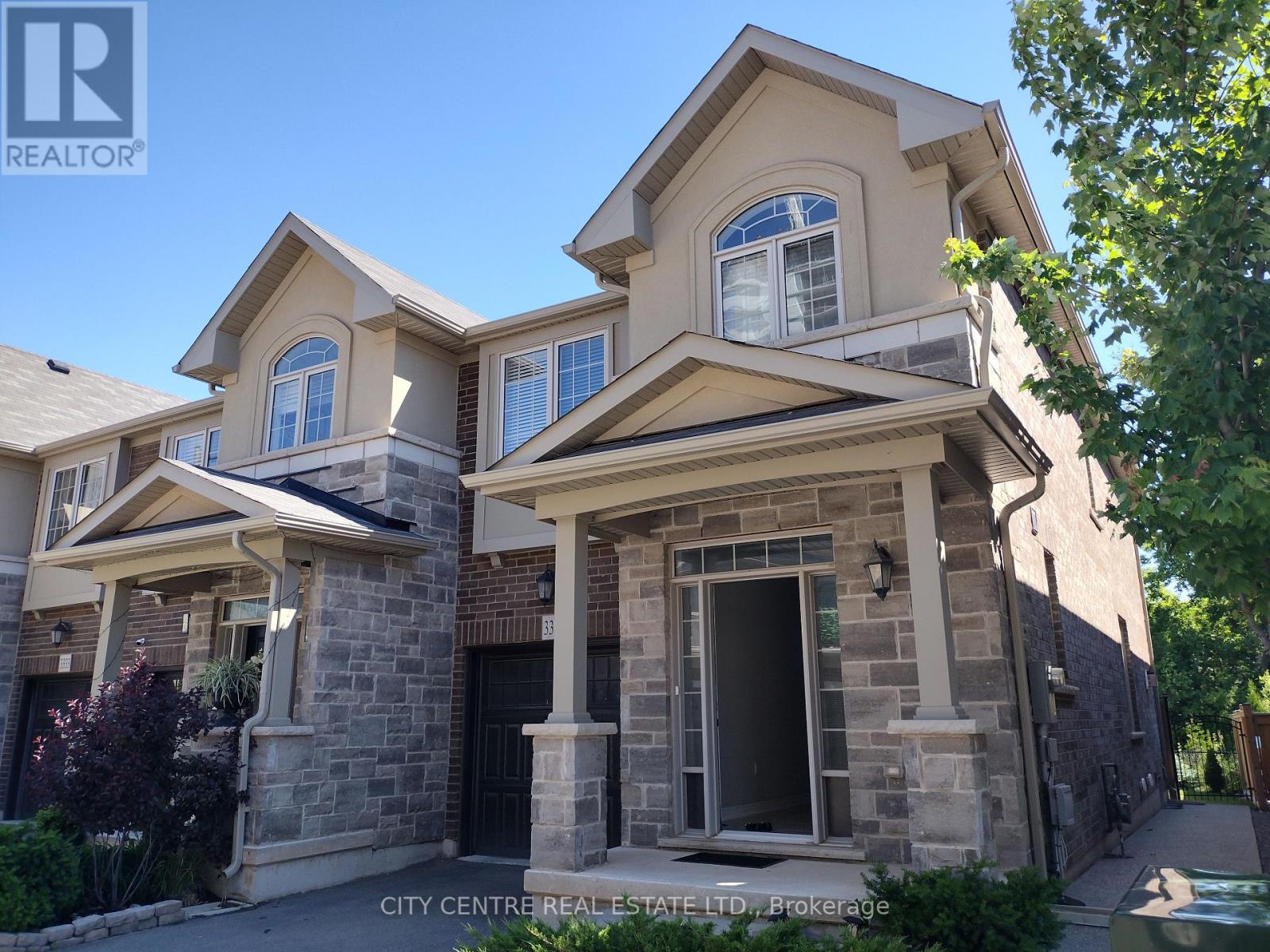 Photo 12 of 3329 Mockingbird Common Court, Oakville ON