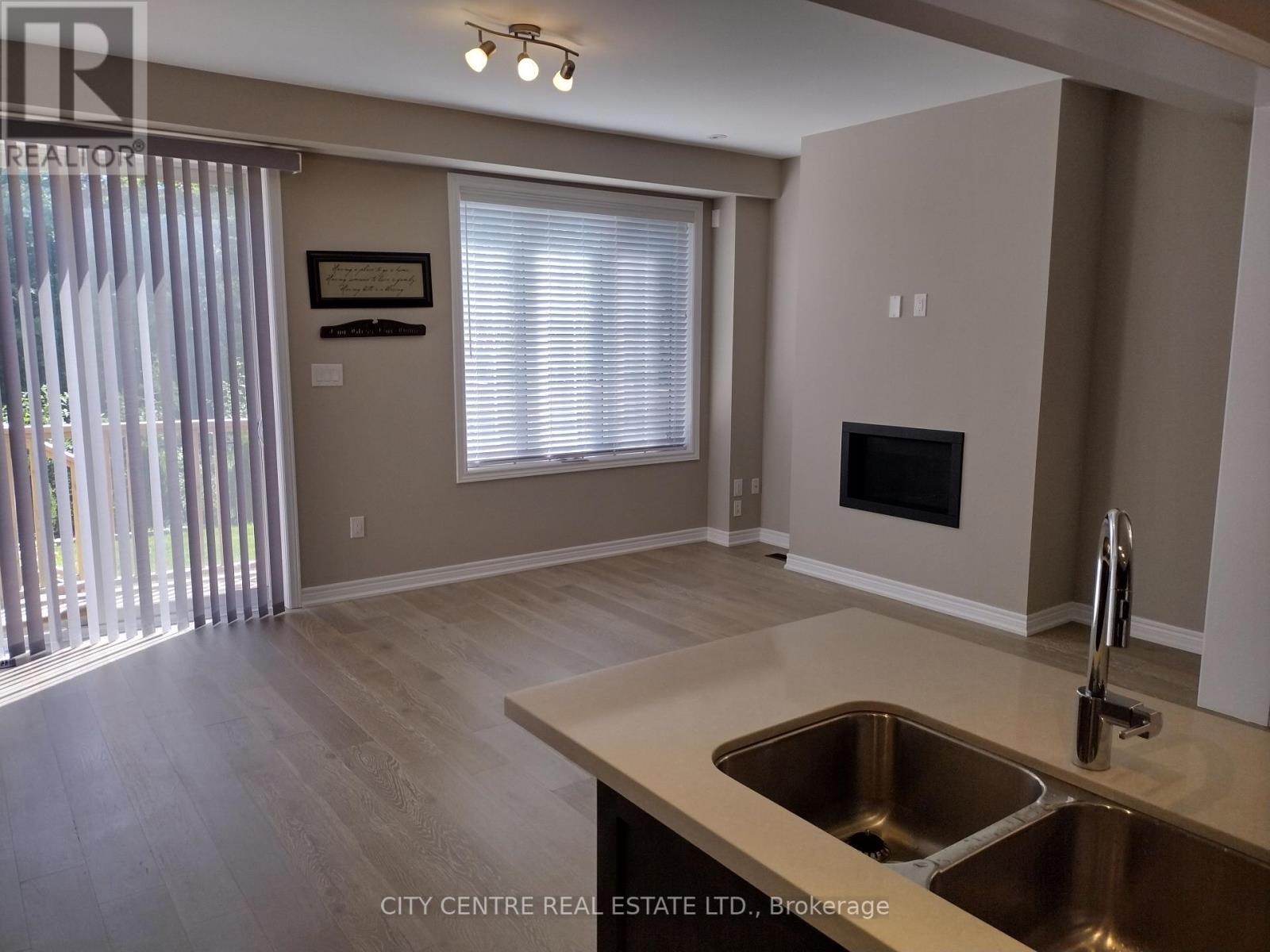 Photo 13 of 3329 Mockingbird Common Court, Oakville ON