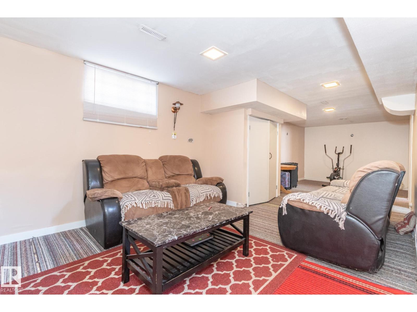 Photo 15 of 14316 116 St Nw, Edmonton AB