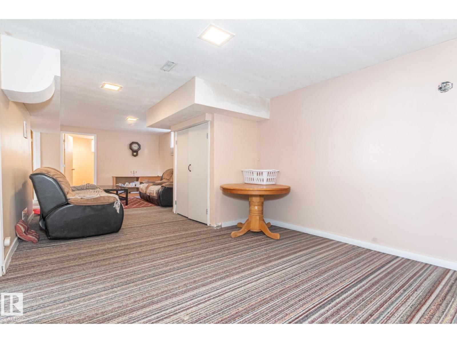 Photo 17 of 14316 116 St Nw, Edmonton AB