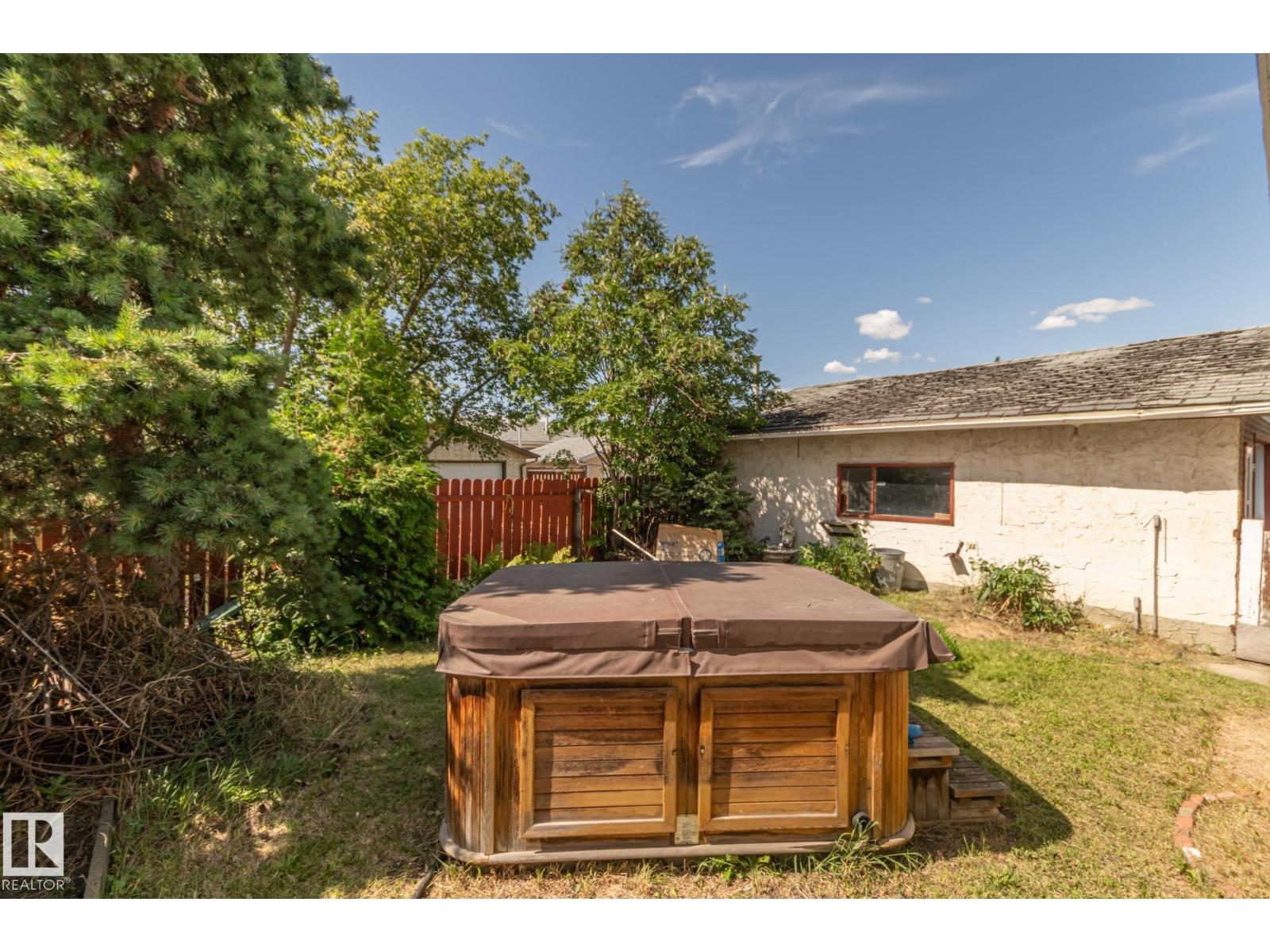 Photo 24 of 14316 116 St Nw, Edmonton AB