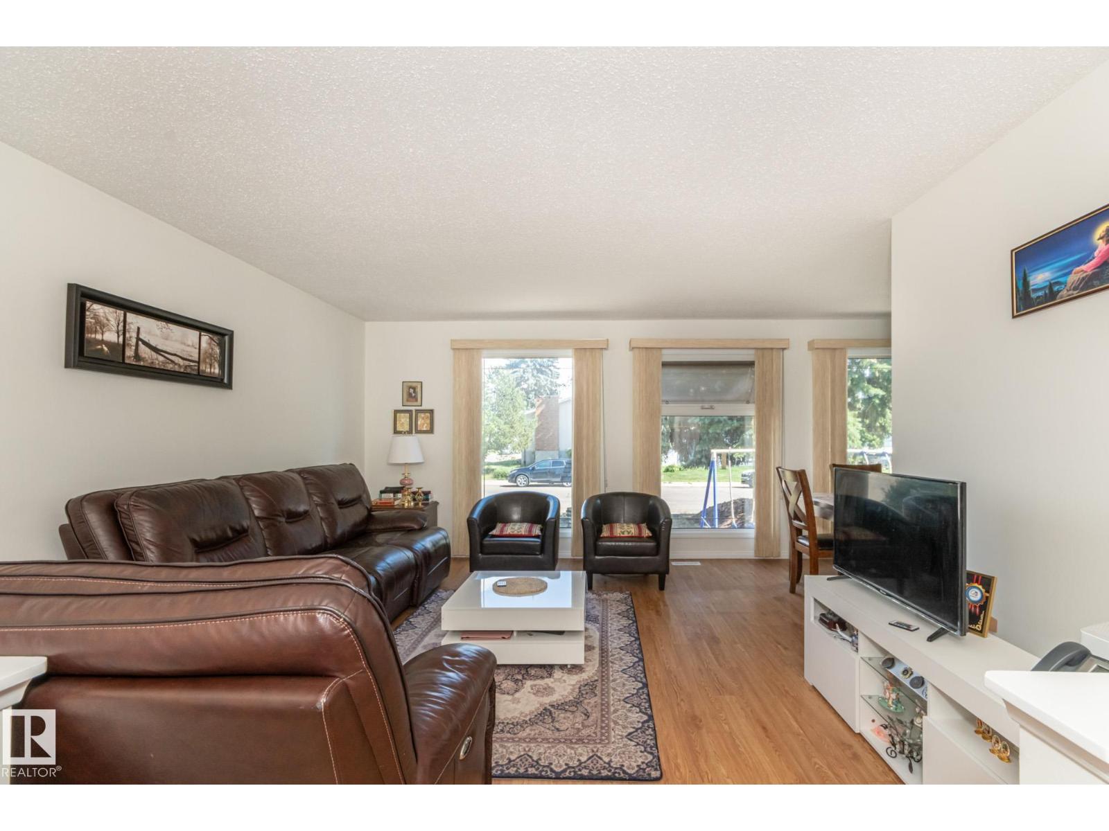 Photo 6 of 14316 116 St Nw, Edmonton AB
