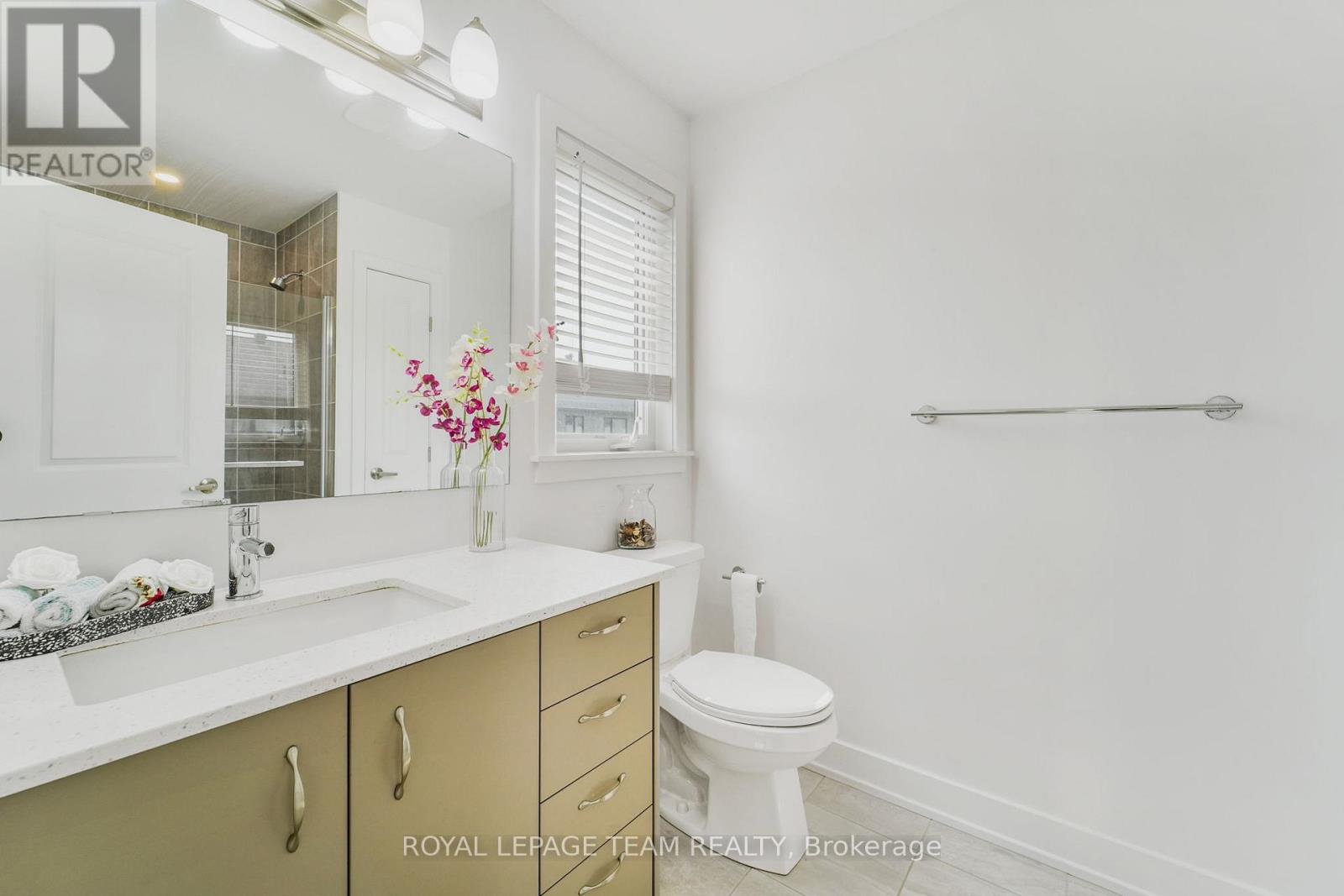 Photo 24 of 91 Heirloom Street, Ottawa ON