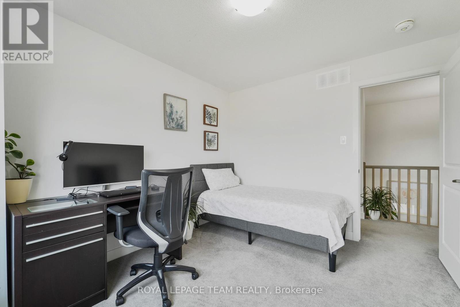 Photo 31 of 91 Heirloom Street, Ottawa ON