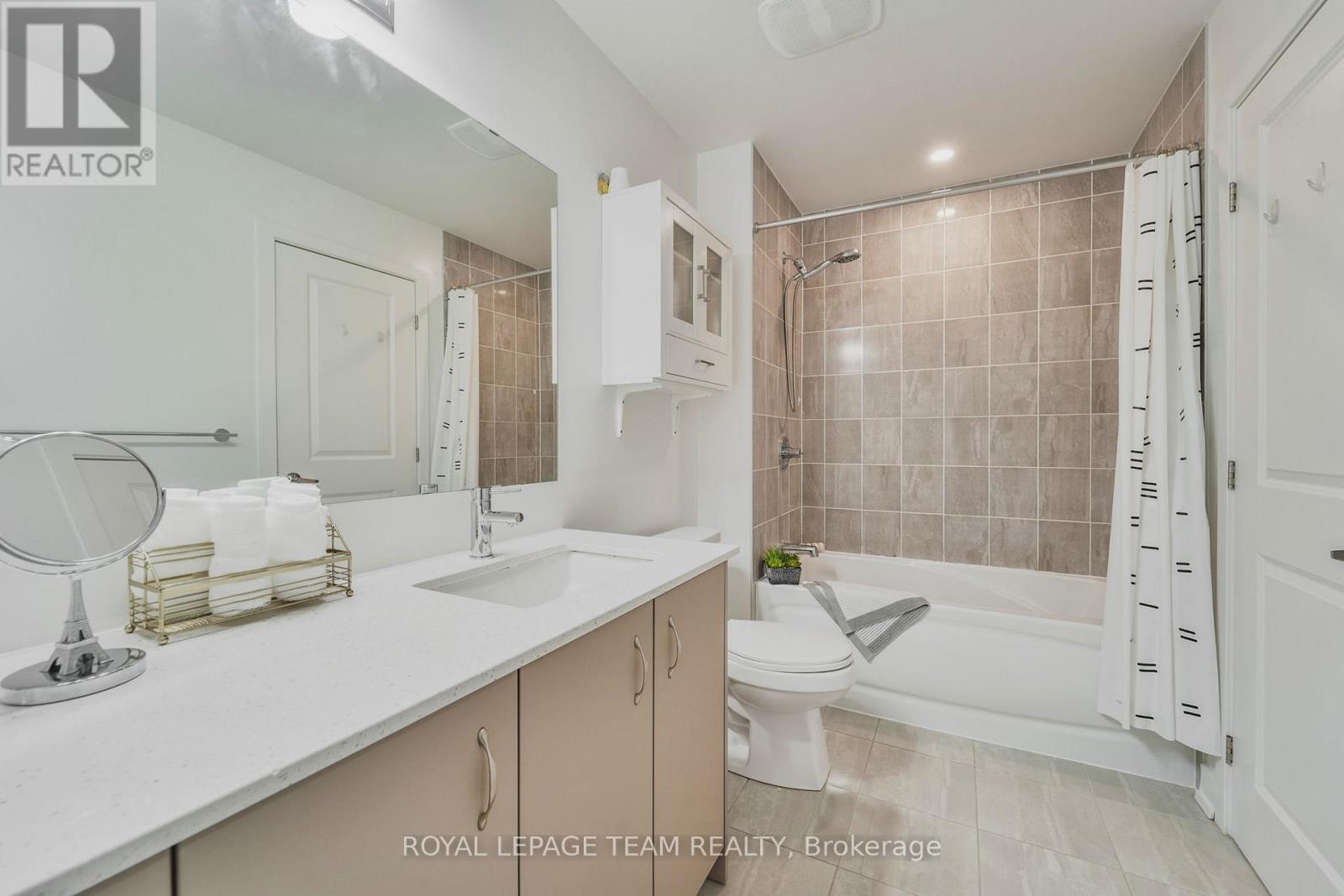 Photo 6 of 91 Heirloom Street, Ottawa ON