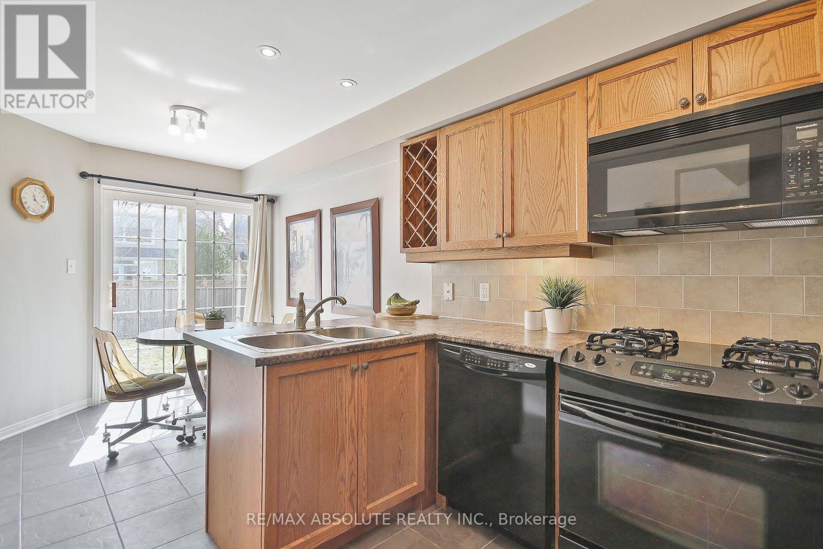 Photo 19 of 313 Silbrass Private, Ottawa ON