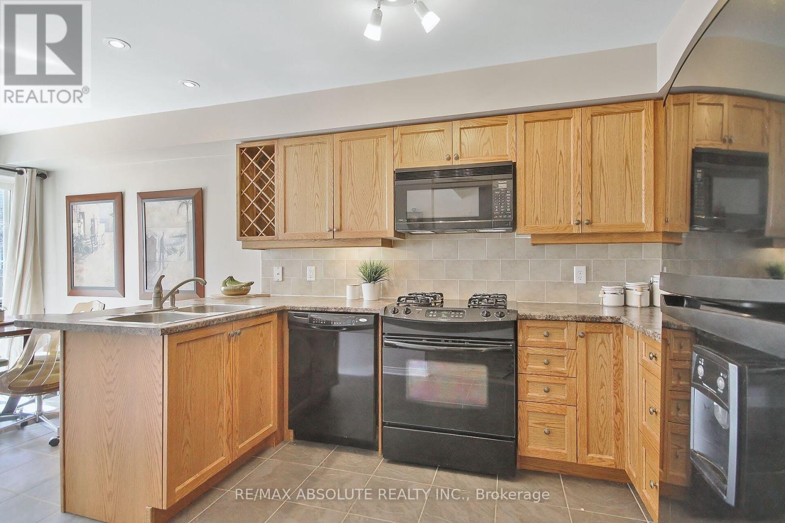 Photo 32 of 313 Silbrass Private, Ottawa ON