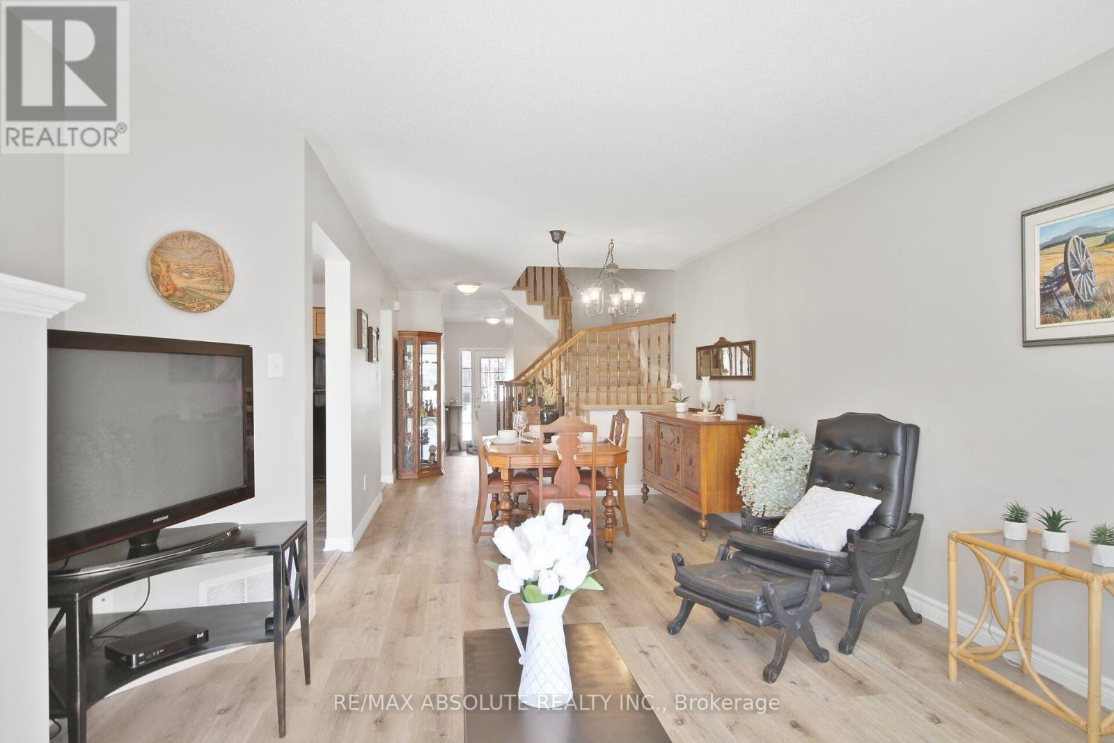 Photo 15 of 313 Silbrass Private, Ottawa ON